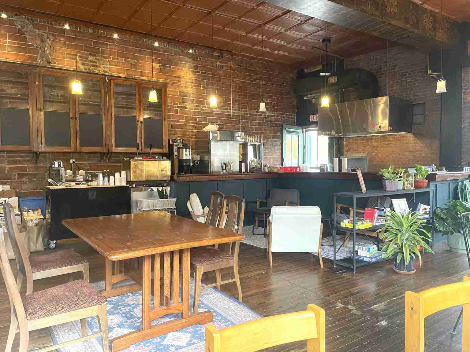 Now Open: Reminiscing @ Café d’ Luna on Grant Street